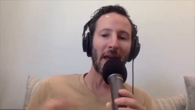 Change is Necessary: Conversation with Jason Feifer | Live Greatly S01E13 смотреть онлайн