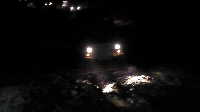 Забытыми дорогами Оболенского уезда 21.11.2015 - УАЗ преодолевает брод смотреть онлайн