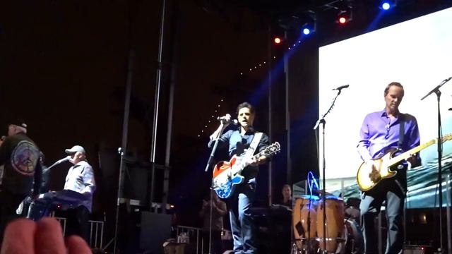 Beach Boys - Intro + Do It Again + Surfin' Safari + Catch A Wave + Little Honda - LA Fleet Week 201 смотреть онлайн