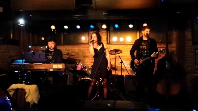 Brave Band & Anna Pesheva - Unfaithful (cover - Live in Muziqato) смотреть онлайн