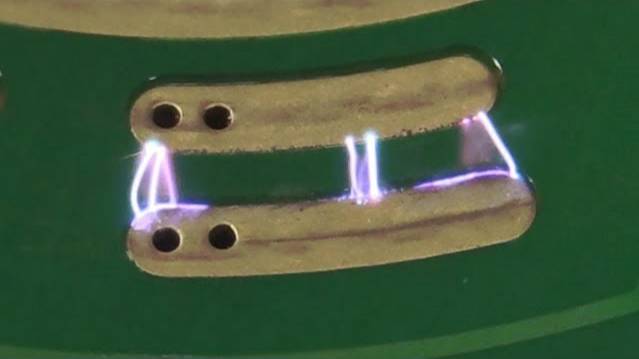 EEVblog #1016 - Crude Multimeter High Voltage Overload Testing