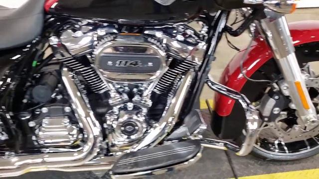 2021 FLTRXS Road Glide Special Billiard Red / Black Chrome смотреть онлайн