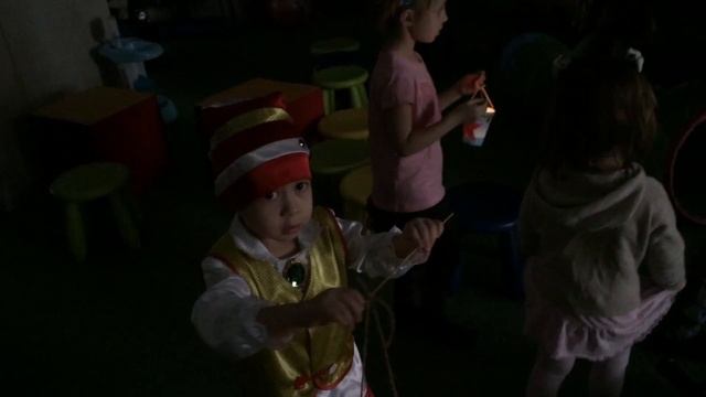 Праздник фонариков в детском клубе "Сами с усами" смотреть онлайн