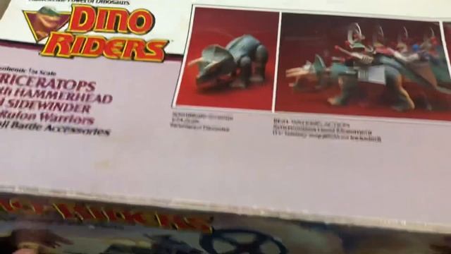 Dino Riders Triceratops with Hammerhead and Sidewinder review! смотреть онлайн