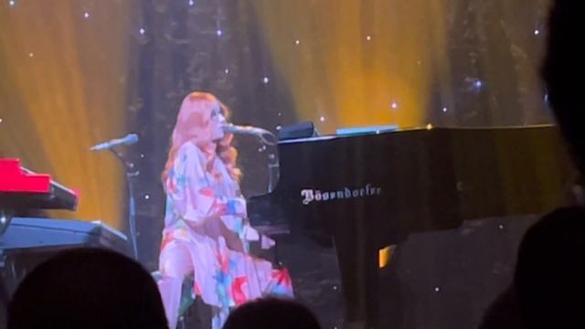 “Northern Lad” — 5/9/22, Tori Amos at Metropolitan Opera House, Philadelphia, PA смотреть онлайн