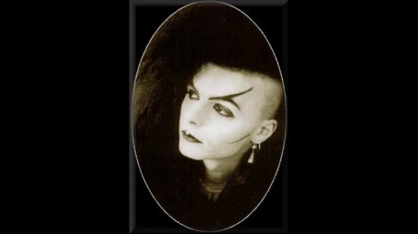 Lacrimosa Erinnerung  (live in leipzing, germany) (1994)