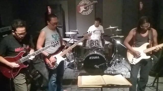 Iron Maiden Cover Phantom of the Opera Jamming Session смотреть онлайн