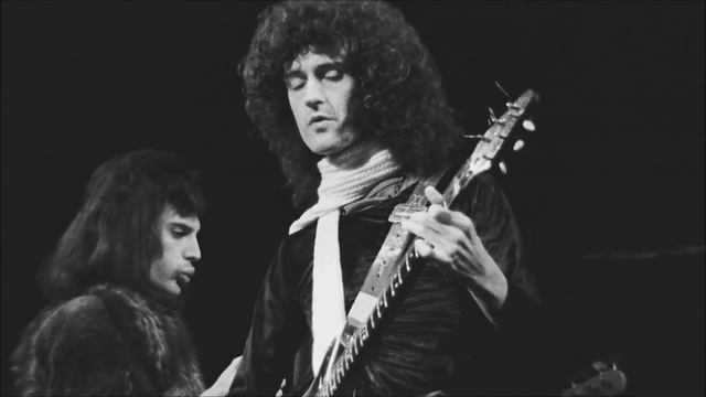 QUEEN THE GREATEST - EPISODIO 8: LIVE IN 1975: A NIGHT AT THE ODEON | ***IN ITALIANO*** смотреть онлайн