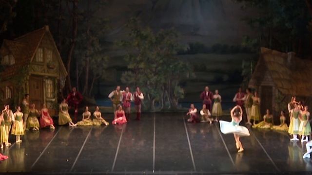 “Giselle” Variazione 1° Atto – Susanna Salvi, Coreografia Carla Fracci смотреть онлайн