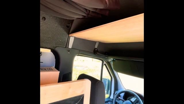 Vancillary Overhead Cab Shelf & Doorstop install смотреть онлайн
