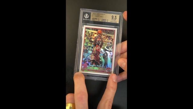 2003 Topps Chrome Refractor LeBron James ROOKIE #111 BGS 9.5 GEM MINT смотреть онлайн