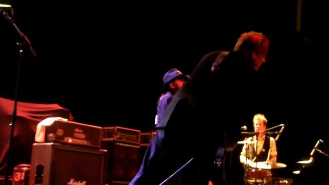HEADCAT - Danny B. Harvey playing his James Trussart Chrome Steel Deville смотреть онлайн