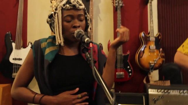 Bells Atlas- Be Brave live on Sessions From The Box смотреть онлайн