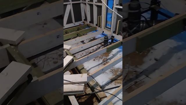 Завершение мет каркасов крылечек и ступенек, обвязка свай в частном доме зимой. Расшир версия смотреть онлайн