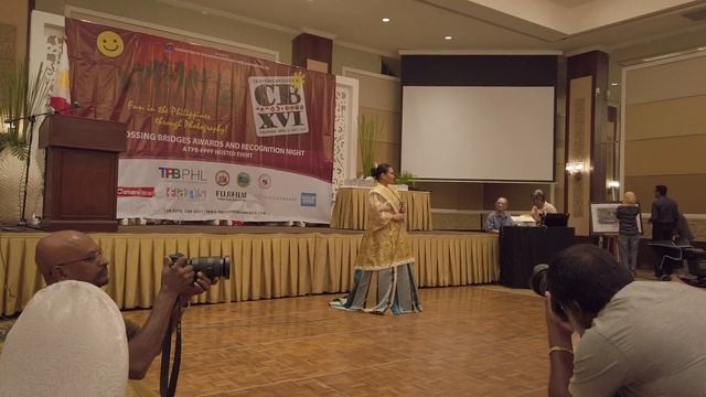 Phillippines opera singer perform for the closing ceremony of Crossing Bridges 16 смотреть онлайн