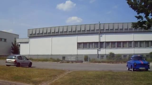 Лейнефельде. Тюрингия. Южный микрорайон. Магазин EDEKA. Вид сзади смотреть онлайн