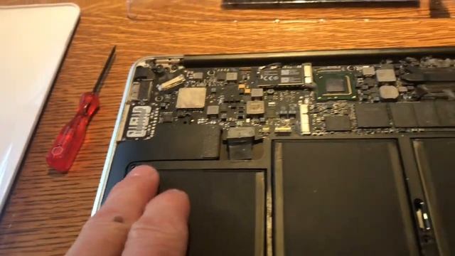 How to Replace Apple Mac Air battery смотреть онлайн