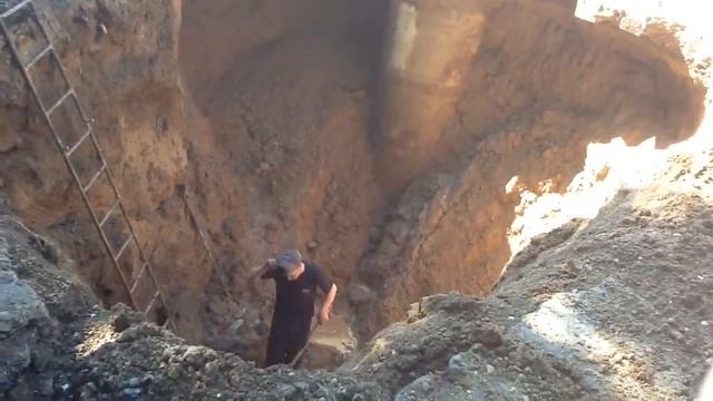 Яма на улице Николаева в Смоленске смотреть онлайн
