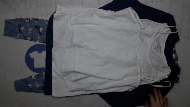 21647 Халаты, пижамы CL-BTH EX (extra) 10 пак 15кг. по 6.8€/кг. 88шт. смотреть онлайн