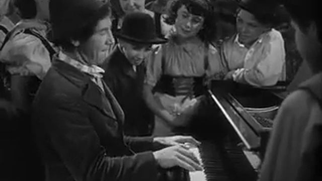 Chico Marx - A Night at the Opera смотреть онлайн