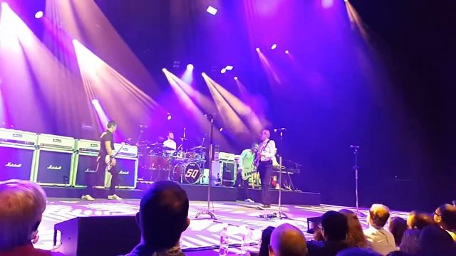 STATUS QUO - Down Down, Live at Dubai Opera смотреть онлайн