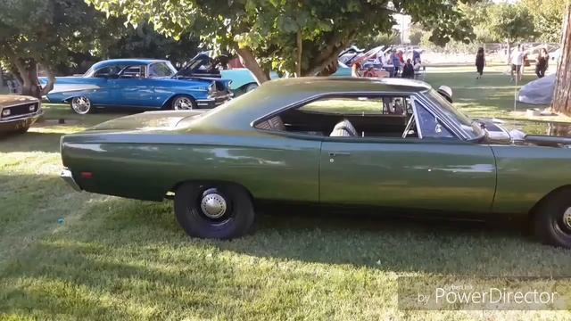 1970 Plymouth SUPERBIRD смотреть онлайн