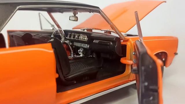 Pontiac GTO Hurst edition 1965 Модель 1:18 Оранжевый смотреть онлайн