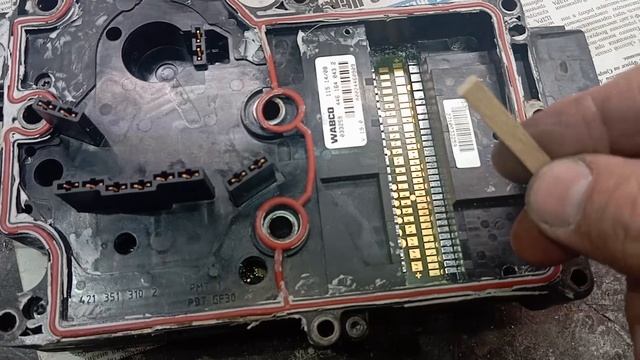 Мерседес Актрос 2641. Часть 64. КПП блок GS пропайка. смотреть онлайн