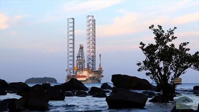 OFFLANDING OF THE RIG "HERCULES TRIUMPH" AT TRINCOMALEE ANCHORAGE ON 15TH SEPT 2013 смотреть онлайн