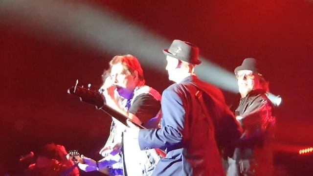 Toto - Home of the brave (after introducing the band) 11 july 2022 013 Tilburg The Netherlands смотреть онлайн