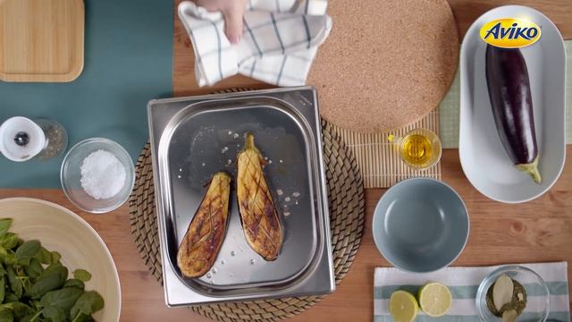 ЛИВАНСКИЙ САЛАД ТАБУЛЕ И ПАСТА ИЗ БАКЛАЖАНОВ НА ВЕГЕТАРИАНСКОМ БУРГЕРЕ смотреть онлайн