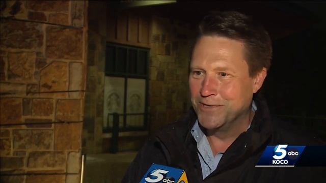 Oklahoma City Zoo turns on safari Christmas lights смотреть онлайн