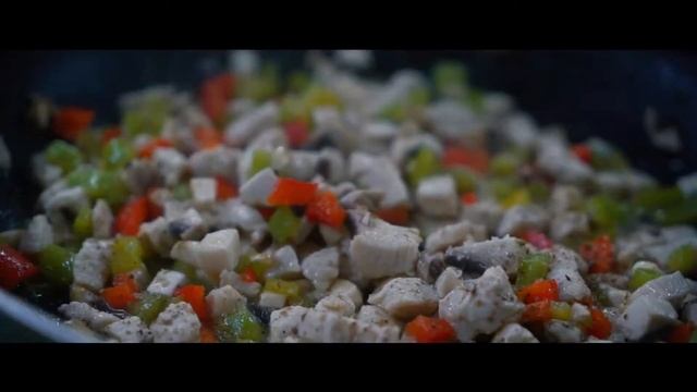 Паб, бар «ШИШКА Lounge» Кесадилья с курицей / MNC Media