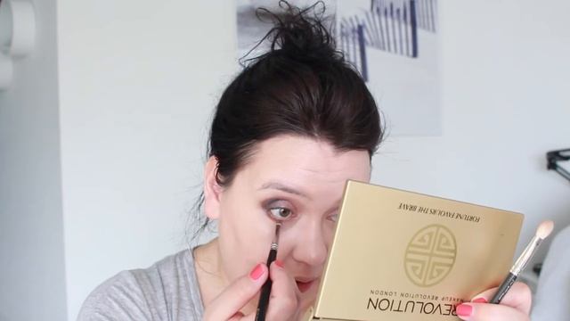 Makeup Revolution - Fortune Favours The Brave Eye Palette || Rougepout Beauty смотреть онлайн
