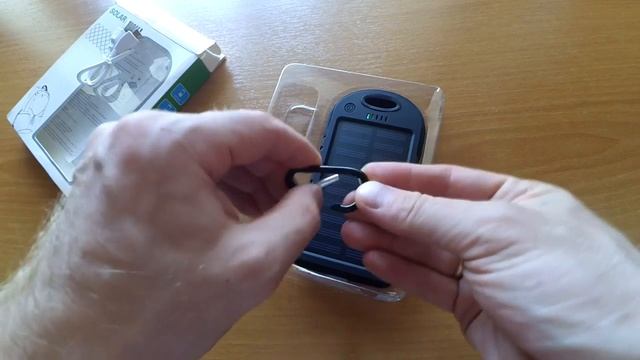 Power Bank на солнечных батареях Solar Power Bank 5000mAh, обзор, функции, возможности, емкость смотреть онлайн