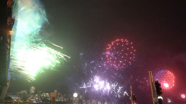 Australia - 2019 2020 - New Year - Silvester - Fireworks - Between Opera an Harbour Bridge - 4K смотреть онлайн