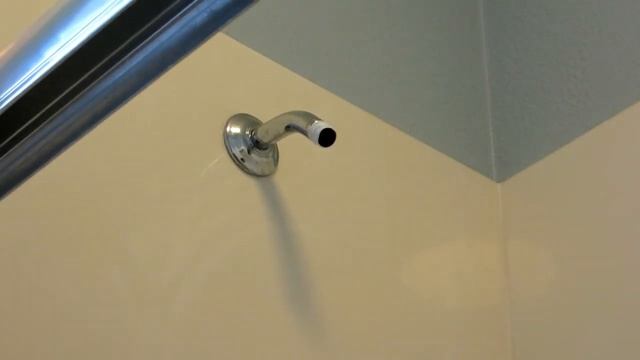 Video Review of the Delta In2ition 5 spray Chrome Shower Massage System смотреть онлайн
