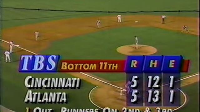 Cincinnati Reds vs Atlanta Braves (June 11, 1993) "Brian Hunter Brings Braves To Winners Circle" смотреть онлайн