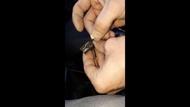 Lada Granta 2190 - Ремонт концевика ручника смотреть онлайн