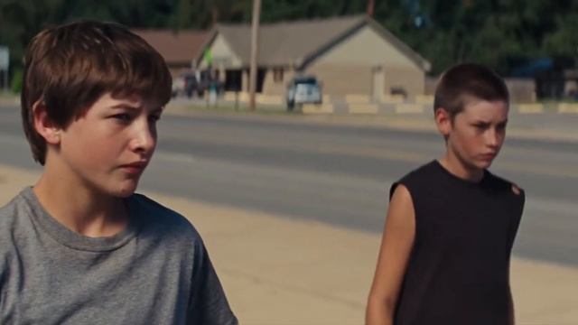 Brave! The boy fought for the beauty who was molested by a man смотреть онлайн