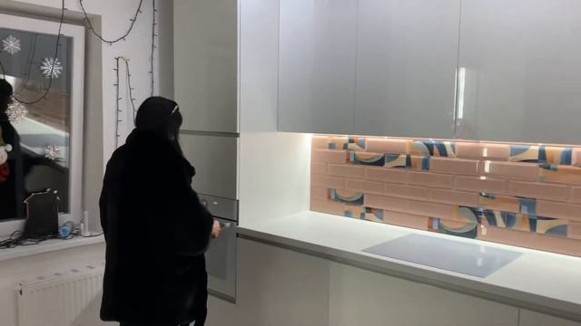 Кухня на заказ Краш фасады смотреть онлайн