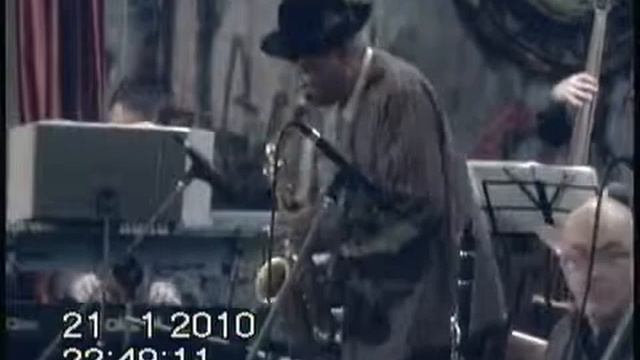 JW Orchestra feat Bobby Watson Taxi tour around Cairo's streets смотреть онлайн