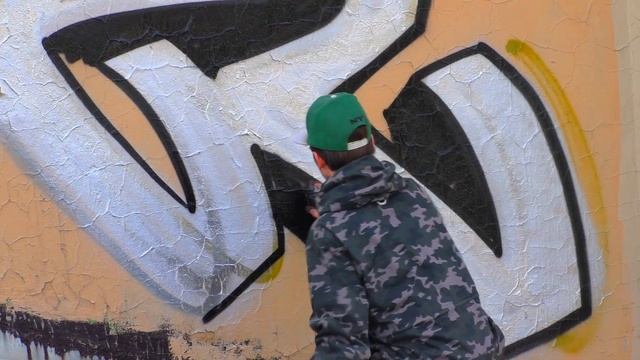Graffiti Bombing-Rebel Style
Chrome Graffiti.