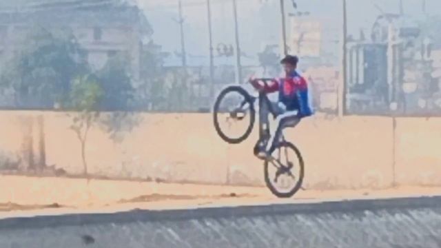 how to wheelie 😱 on MTB firefox 🚴 cycle with easy steps 😃 смотреть онлайн