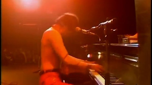 QUEEN - Death On Two Legs live London 1979