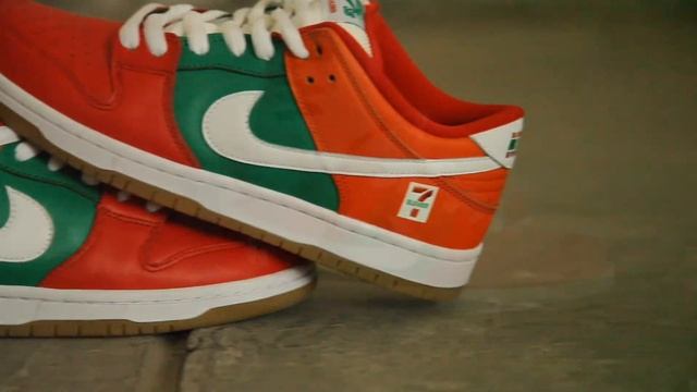 711 OR CVS??? 711 SB DUNK On Feet Quick Review смотреть онлайн