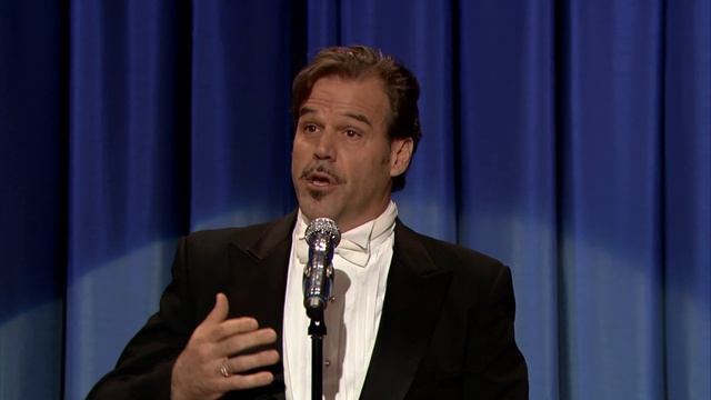 Opera Singer Richard Troxell Performs 