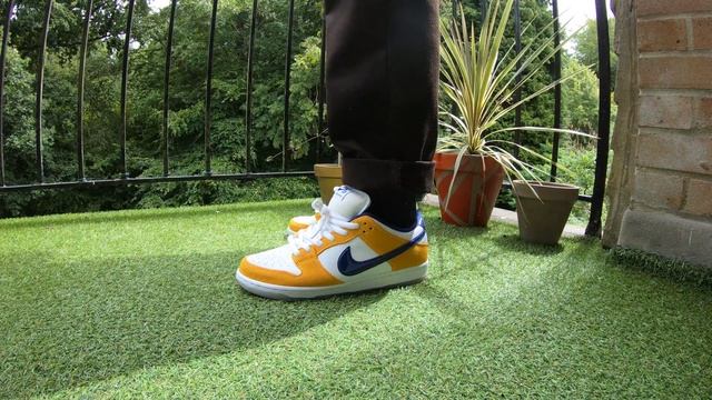 Nike SB Dunk Laser Orange close look / on feet !!!! смотреть онлайн