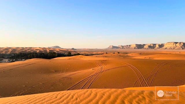 Red sand dunes, Riyadh…. #cinematic #desert #riyadh #saudiarabia #mallu #desertsafari #quadbike смотреть онлайн