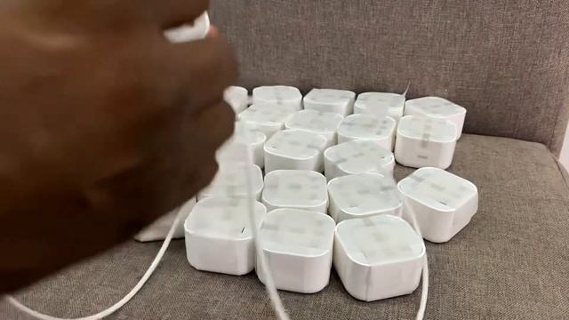 Original iPHone Charger Head 20w смотреть онлайн